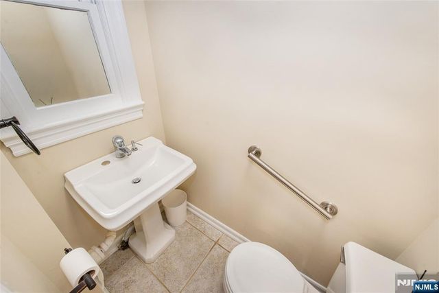 68 Newman Avenue, Verona, NJ 07044