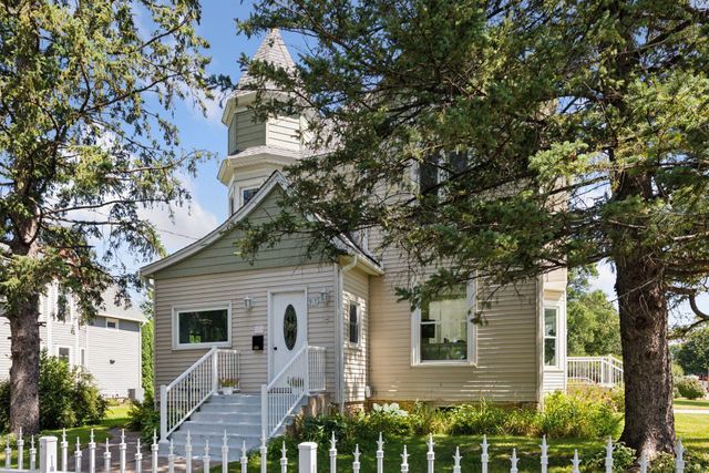 917 Division Street S, Northfield, MN 55057