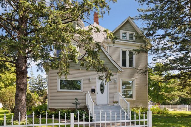 917 Division Street S, Northfield, MN 55057