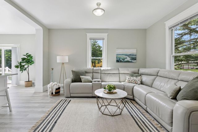917 Division Street S, Northfield, MN 55057