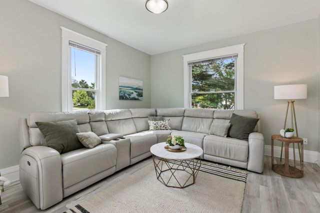 917 Division Street S, Northfield, MN 55057