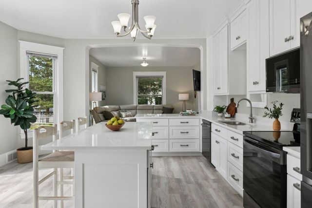 917 Division Street S, Northfield, MN 55057
