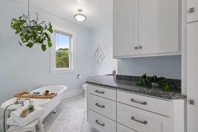 917 Division Street S, Northfield, MN 55057