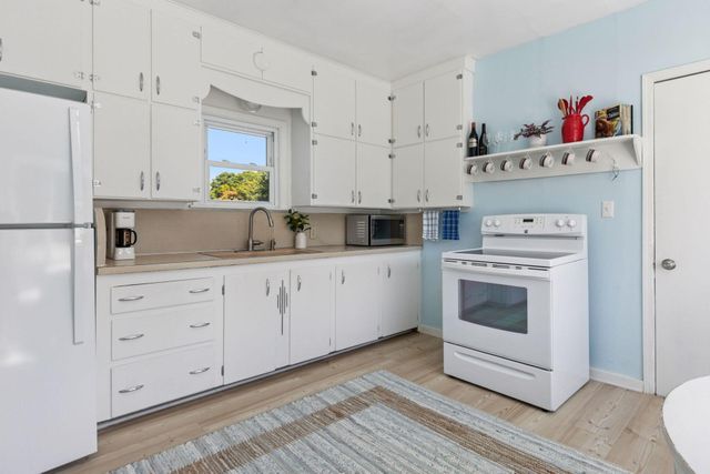917 Division Street S, Northfield, MN 55057