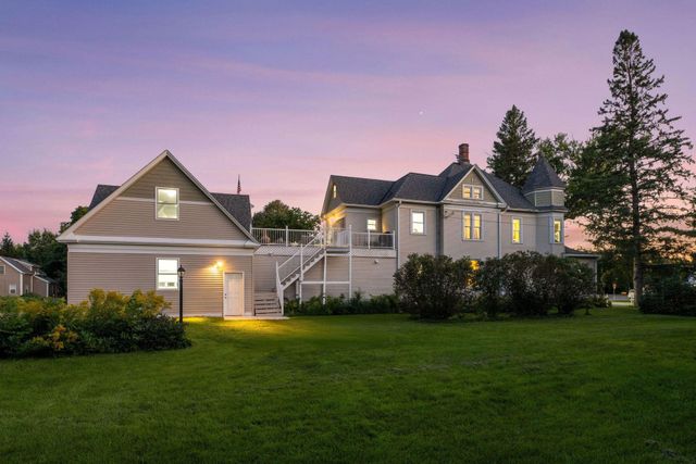 917 Division Street S, Northfield, MN 55057