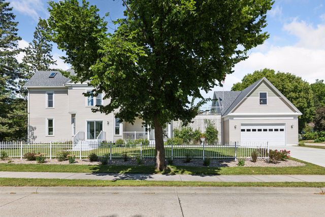 917 Division Street S, Northfield, MN 55057