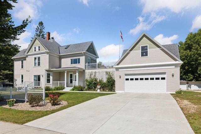 917 Division Street S, Northfield, MN 55057