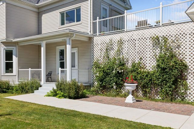 917 Division Street S, Northfield, MN 55057