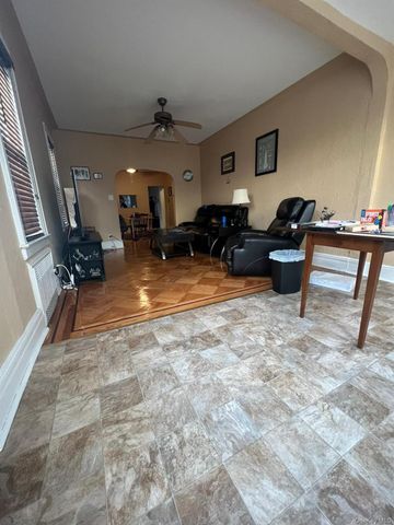 7843 84th Street, Glendale, NY 11385