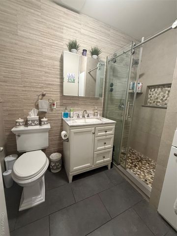 7843 84th Street, Glendale, NY 11385