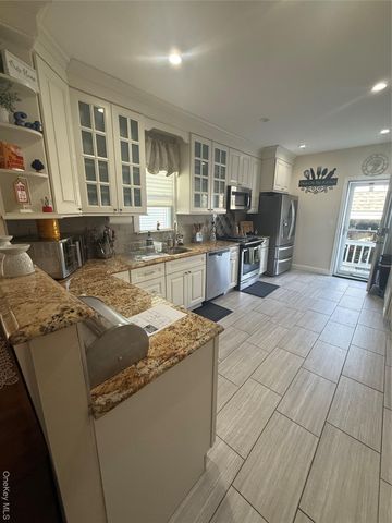 7843 84th Street, Glendale, NY 11385