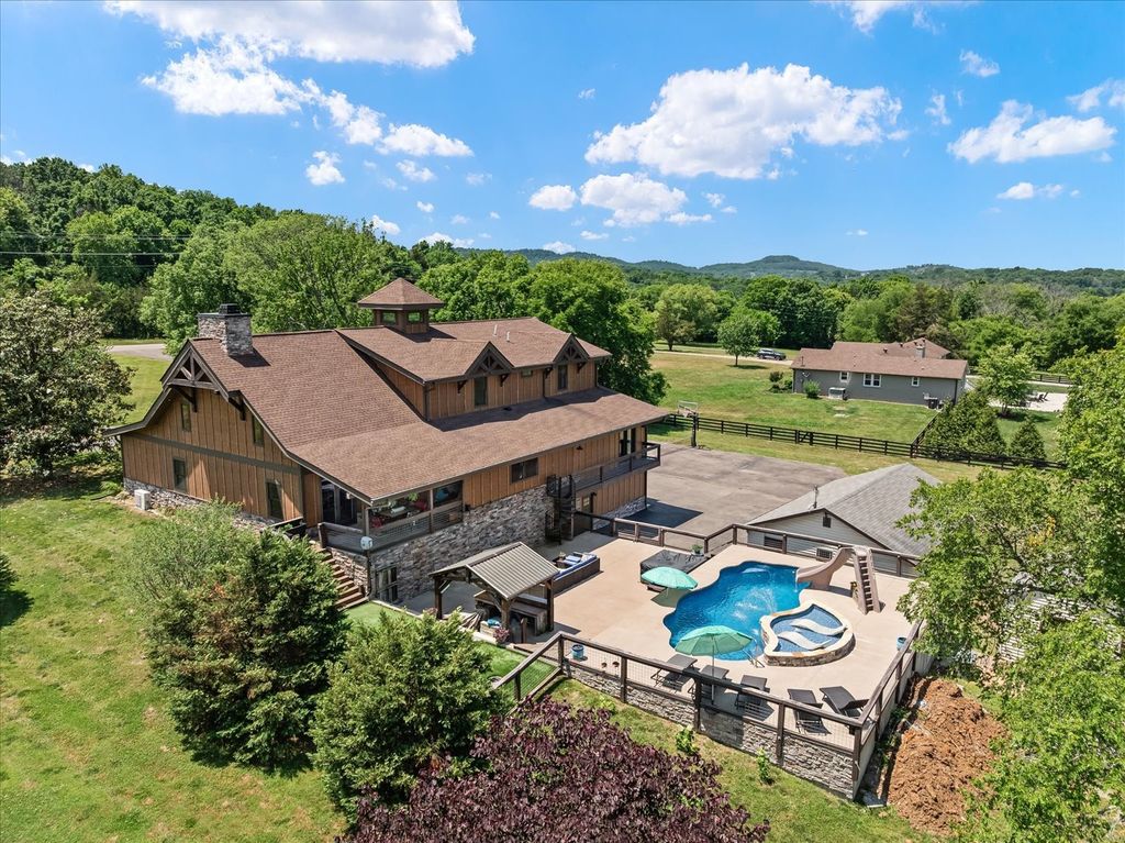 2030 Williams Rd, Nolensville, TN 37135