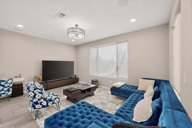 3073 Shannon Lane NE, Rio Rancho, NM 87124