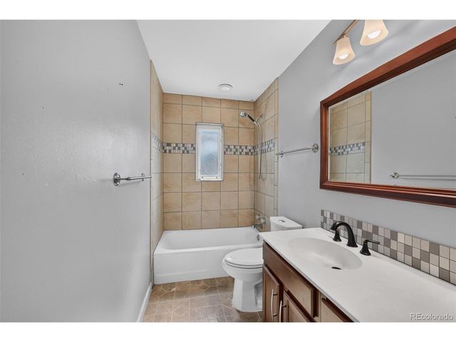 919 Troy St, Aurora, CO 80011