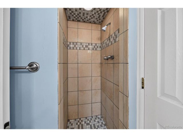 919 Troy St, Aurora, CO 80011