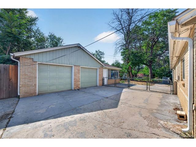 919 Troy St, Aurora, CO 80011