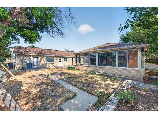 919 Troy St, Aurora, CO 80011