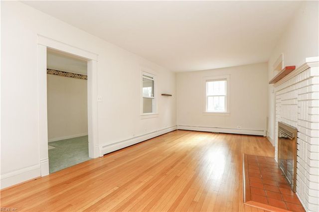 19041 Eltham RD, West Point, VA 23181