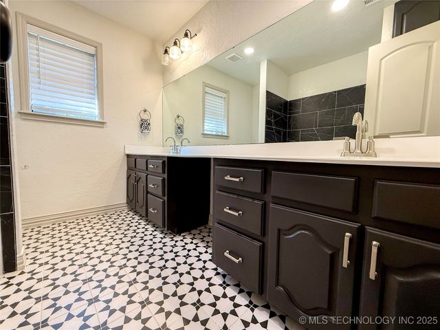 178182 N 3000 Road, Duncan, OK 73533