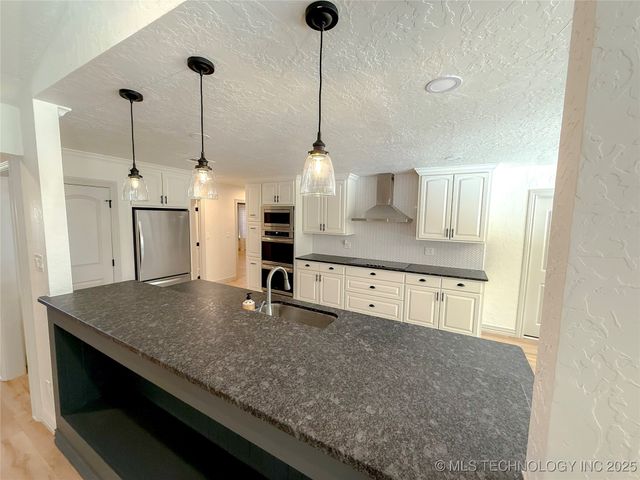 178182 N 3000 Road, Duncan, OK 73533