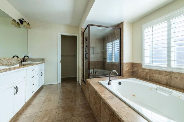 877 E Catalina Circle, Fresno, CA 93730