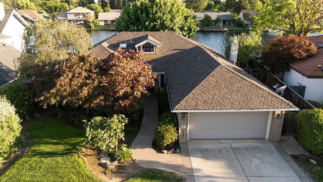 877 E Catalina Circle, Fresno, CA 93730