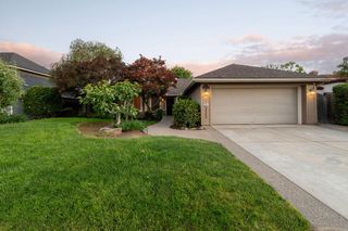 877 E Catalina Circle, Fresno, CA 93730