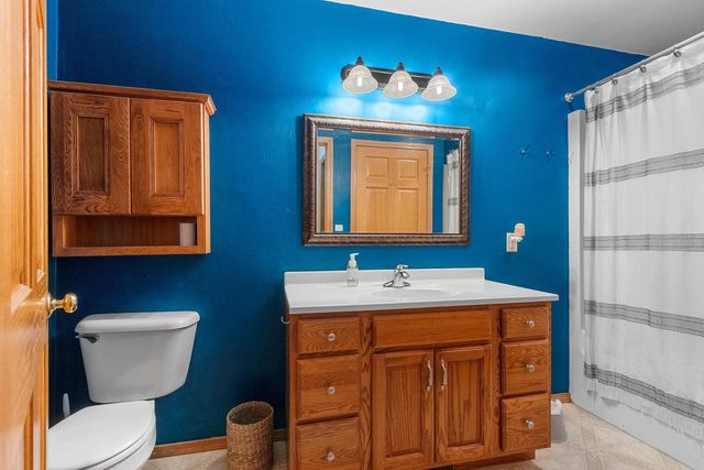 2484 DECKNER AVENUE, Green Bay, WI 54302