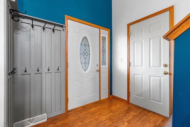 2484 DECKNER AVENUE, Green Bay, WI 54302