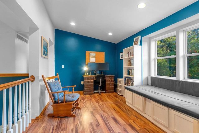 2484 DECKNER AVENUE, Green Bay, WI 54302