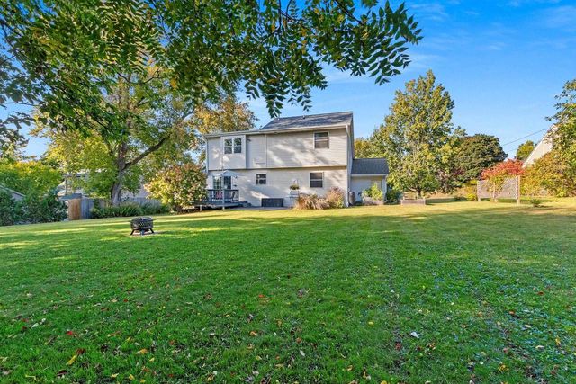 2484 DECKNER AVENUE, Green Bay, WI 54302