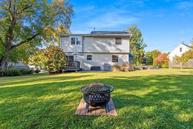 2484 DECKNER AVENUE, Green Bay, WI 54302