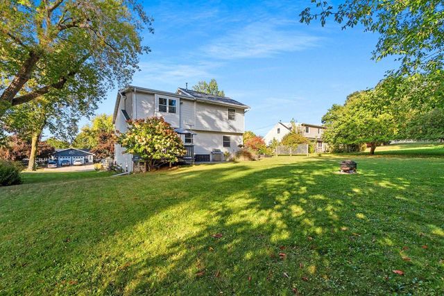 2484 DECKNER AVENUE, Green Bay, WI 54302