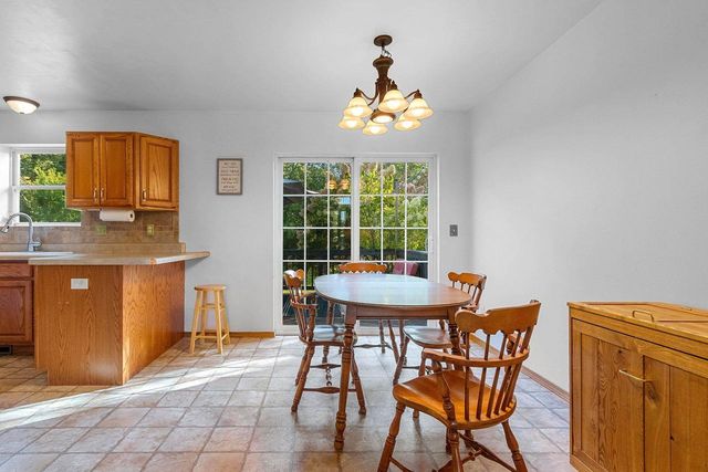 2484 DECKNER AVENUE, Green Bay, WI 54302