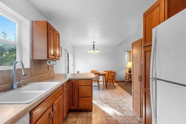 2484 DECKNER AVENUE, Green Bay, WI 54302