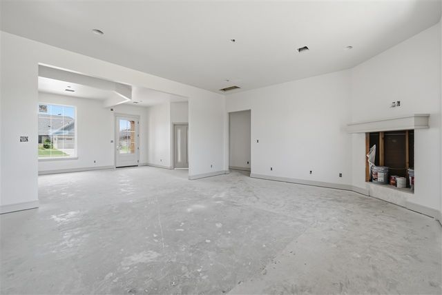 2413 NE Falcon Ln, Lawton, OK 73507