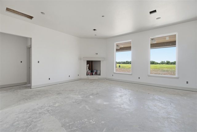 2413 NE Falcon Ln, Lawton, OK 73507