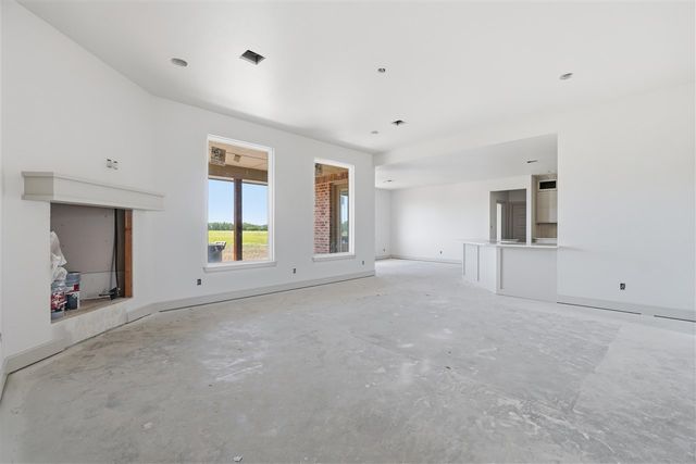 2413 NE Falcon Ln, Lawton, OK 73507