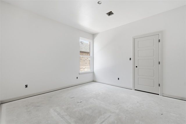 2413 NE Falcon Ln, Lawton, OK 73507
