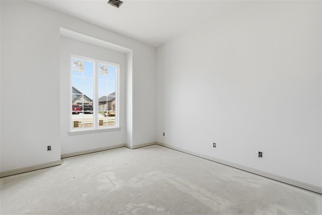 2413 NE Falcon Ln, Lawton, OK 73507