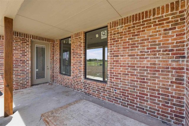 2413 NE Falcon Ln, Lawton, OK 73507