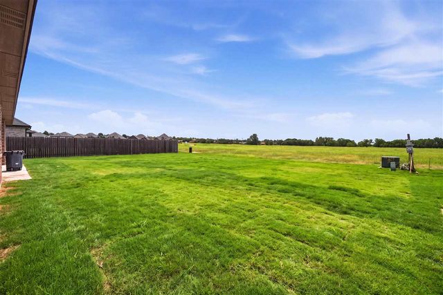 2413 NE Falcon Ln, Lawton, OK 73507