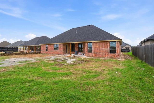 2413 NE Falcon Ln, Lawton, OK 73507