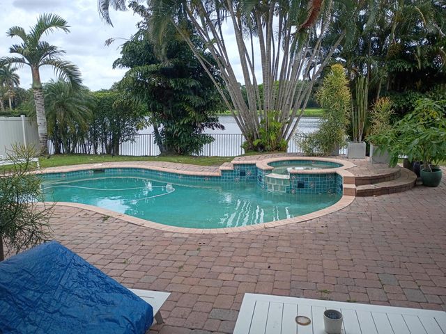 8263 N Lake Forest Drive, Davie, FL 33328