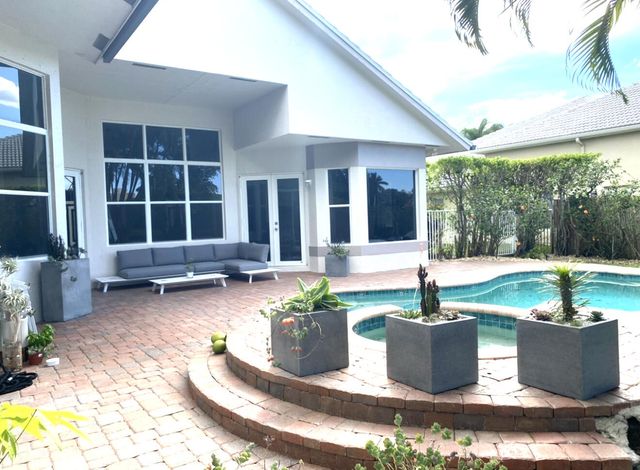 8263 N Lake Forest Drive, Davie, FL 33328