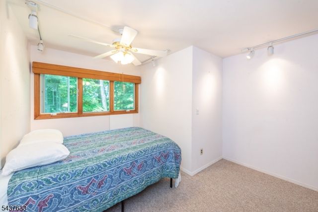 6 Mohawk Trl, Ringwood Boro, NJ 07456