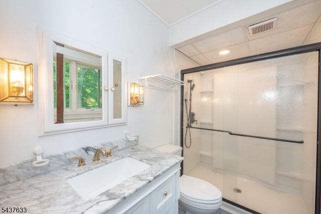 6 Mohawk Trl, Ringwood Boro, NJ 07456