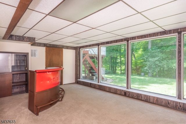 6 Mohawk Trl, Ringwood Boro, NJ 07456