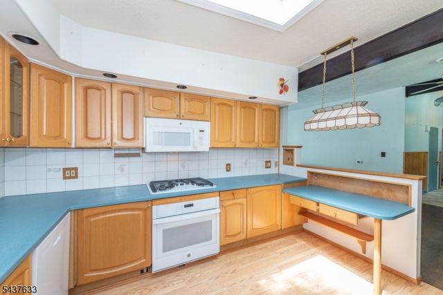 6 Mohawk Trl, Ringwood Boro, NJ 07456