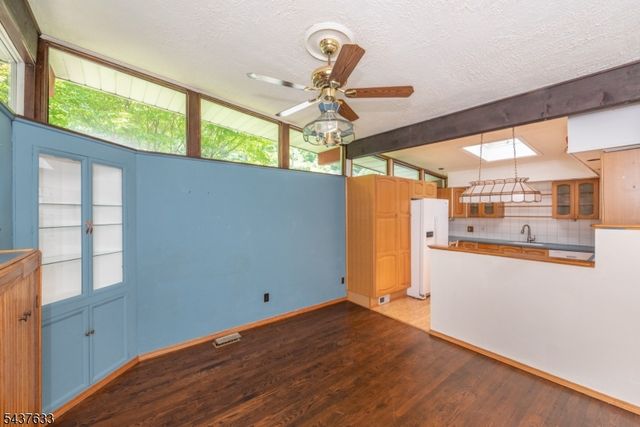 6 Mohawk Trl, Ringwood Boro, NJ 07456
